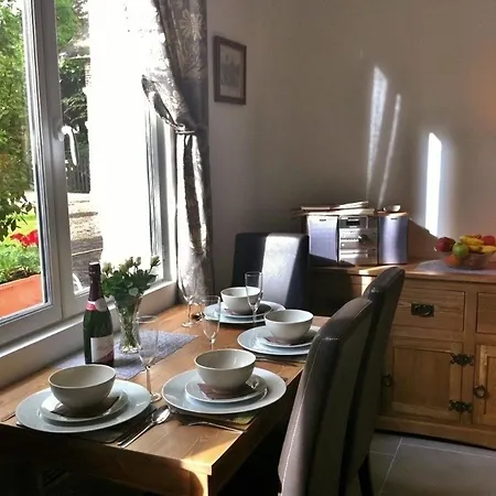Paisible Avec Jardin Prive, Proche Commerces, Parking, Wifi, Animaux Acceptes, - Fr-1-526-19 Mouy
